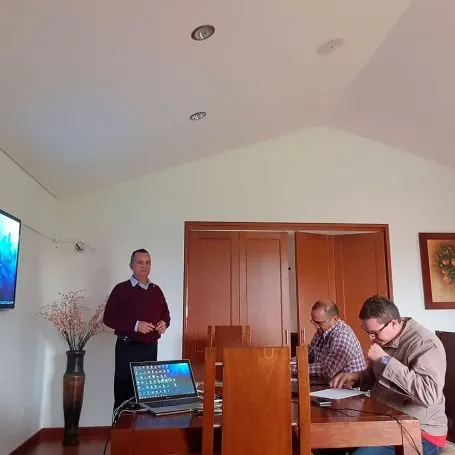 Sesión de formación de la Academia ASI con un grupo de participantes